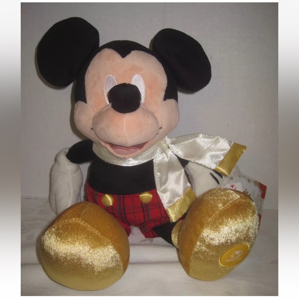 NEW 
Disney Store Walt Disney
Dressed Mickey Mouse 
16" Stuffed Mouse